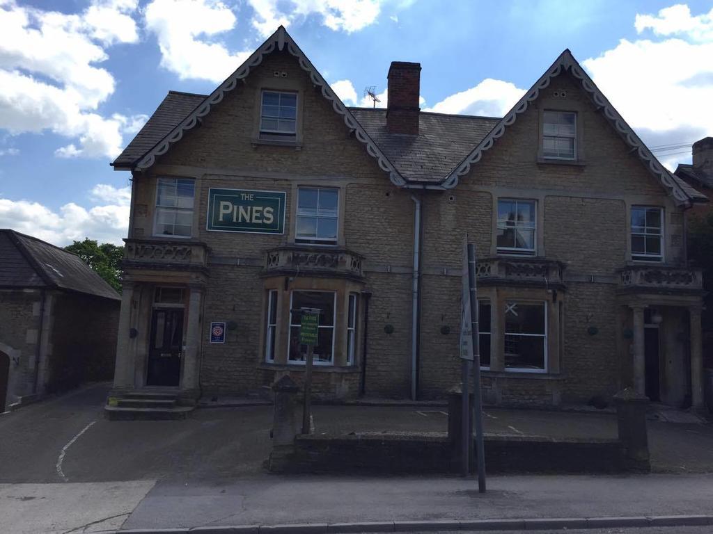 The Pines Guest Accommodation Chippenham  Esterno foto