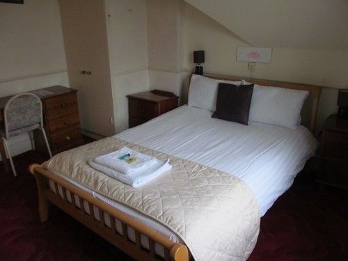 The Pines Guest Accommodation Chippenham  Esterno foto